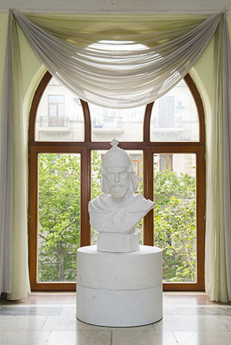 Выставка «Наследие: богатство Республики, исторические страницы страны в произведениях графики и скульптуры», накануне Всемирного форума по межкультурному диалогу и IV исламских игр солидарности