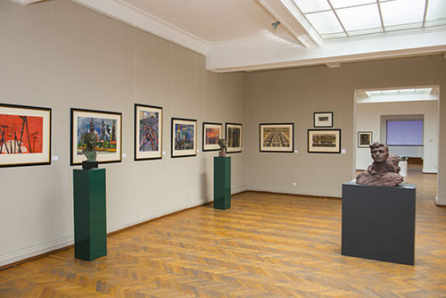 Выставка «Наследие: богатство Республики, исторические страницы страны в произведениях графики и скульптуры», накануне Всемирного форума по межкультурному диалогу и IV исламских игр солидарности