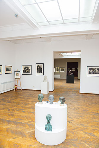 Выставка «Наследие: богатство Республики, исторические страницы страны в произведениях графики и скульптуры», накануне Всемирного форума по межкультурному диалогу и IV исламских игр солидарности