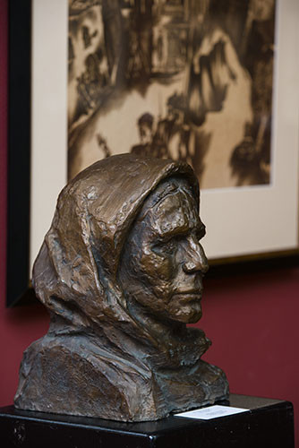 Выставка «Наследие: богатство Республики, исторические страницы страны в произведениях графики и скульптуры», накануне Всемирного форума по межкультурному диалогу и IV исламских игр солидарности