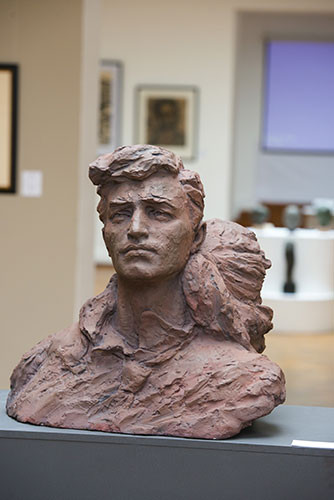 Выставка «Наследие: богатство Республики, исторические страницы страны в произведениях графики и скульптуры», накануне Всемирного форума по межкультурному диалогу и IV исламских игр солидарности