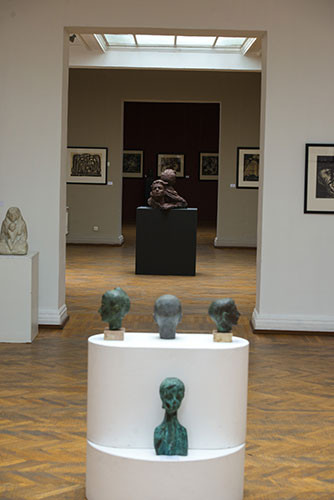 Выставка «Наследие: богатство Республики, исторические страницы страны в произведениях графики и скульптуры», накануне Всемирного форума по межкультурному диалогу и IV исламских игр солидарности