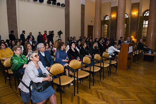 Выставка «Наследие: богатство Республики, исторические страницы страны в произведениях графики и скульптуры», накануне Всемирного форума по межкультурному диалогу и IV исламских игр солидарности