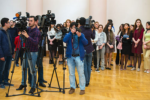 Выставка «Наследие: богатство Республики, исторические страницы страны в произведениях графики и скульптуры», накануне Всемирного форума по межкультурному диалогу и IV исламских игр солидарности